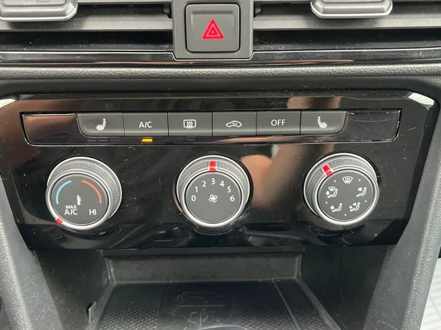 Used 2023 Volkswagen Taos SE AWD/4WD image 17