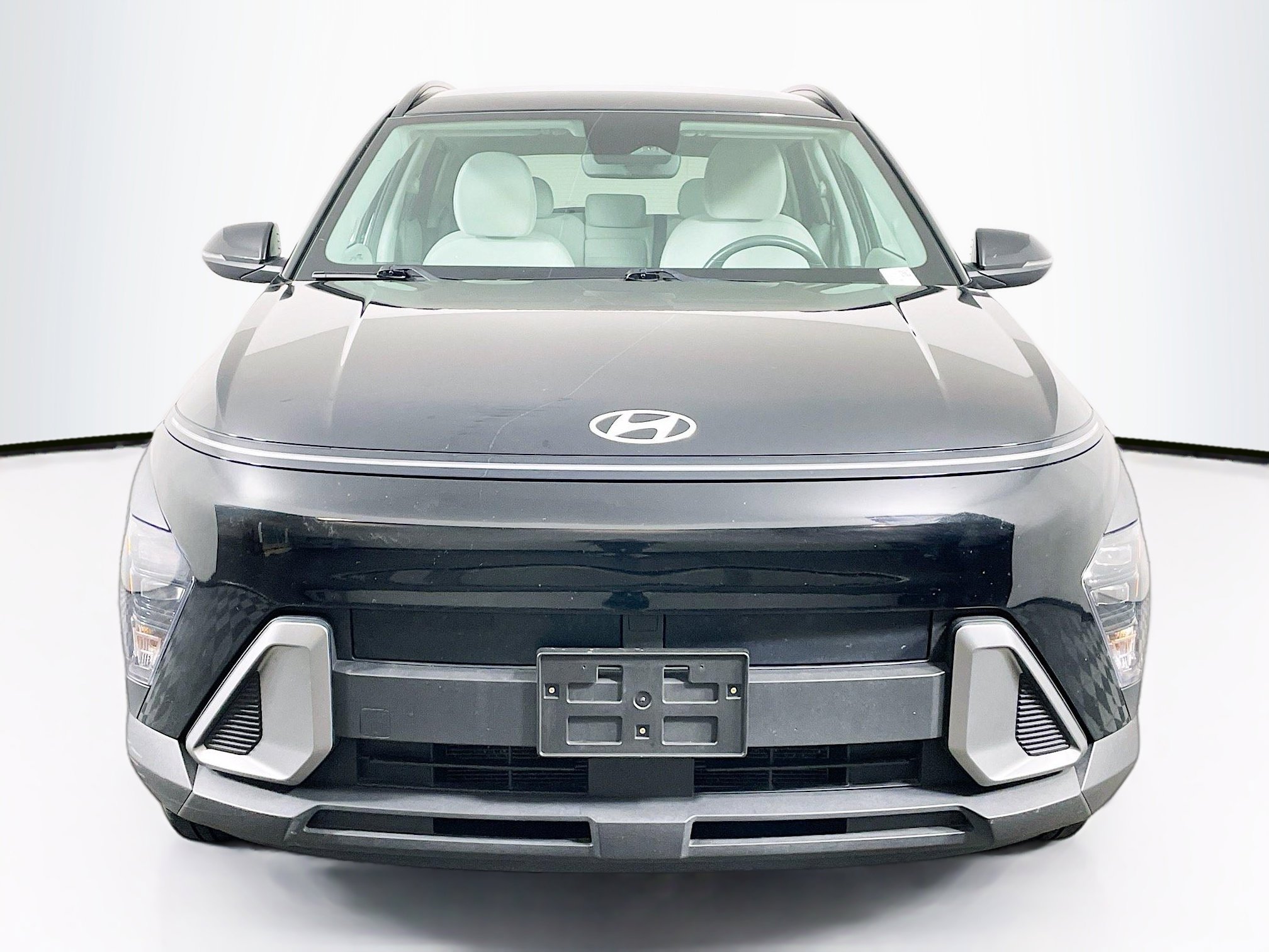 Used 2024 Hyundai Kona SEL image 2