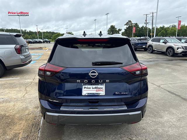 Certified 2025 Nissan Rogue SL w/ Tech Package AWD/4WD image 6