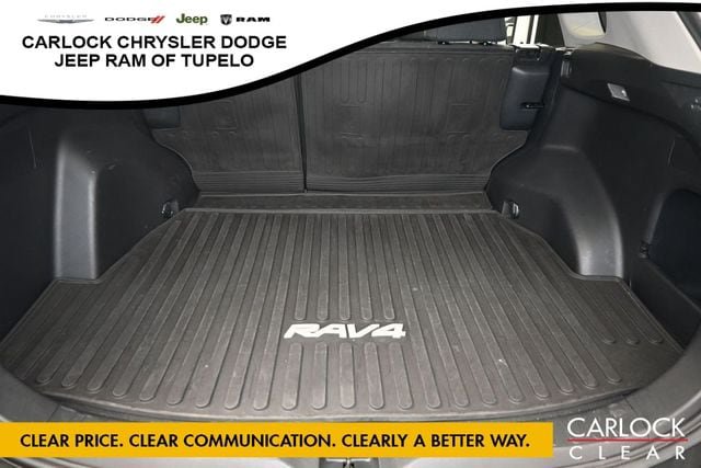 Used 2021 Toyota RAV4 LE AWD/4WD image 28