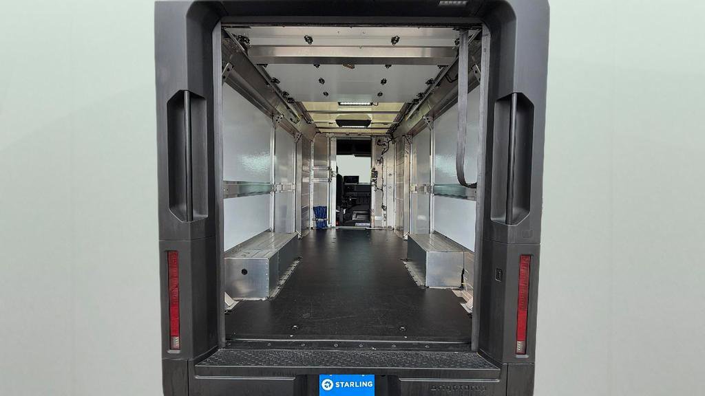 Used 2024 Chevrolet Brightdrop 600 w/ Commercial Equipment Package AWD/4WD image 27