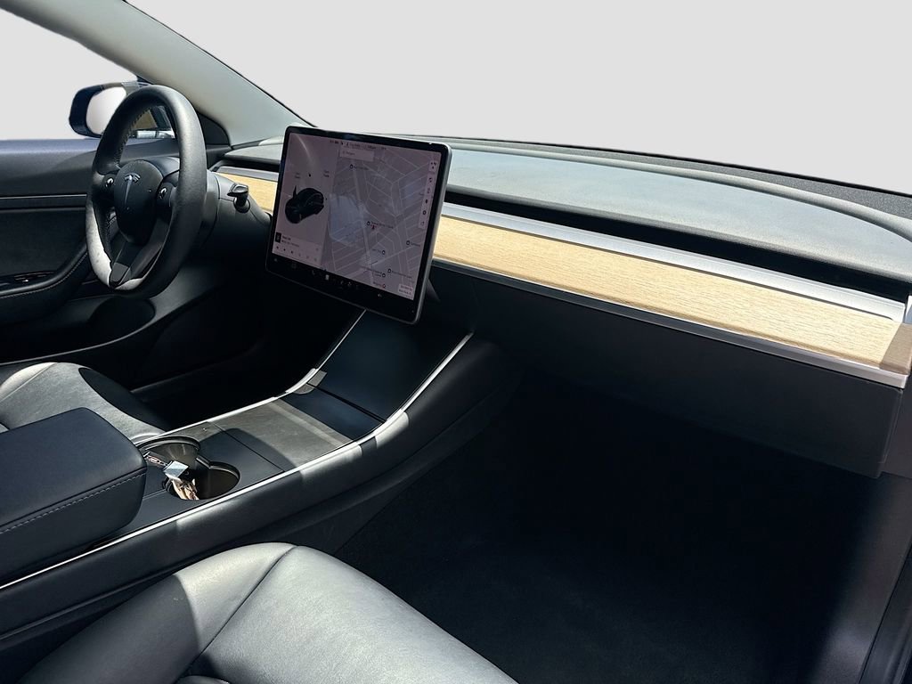 Used 2020 Tesla Model 3 Standard Range image 26