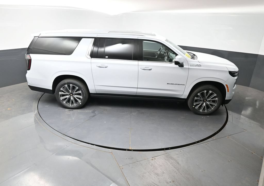 New 2026 Chevrolet Suburban High Country AWD/4WD image 38