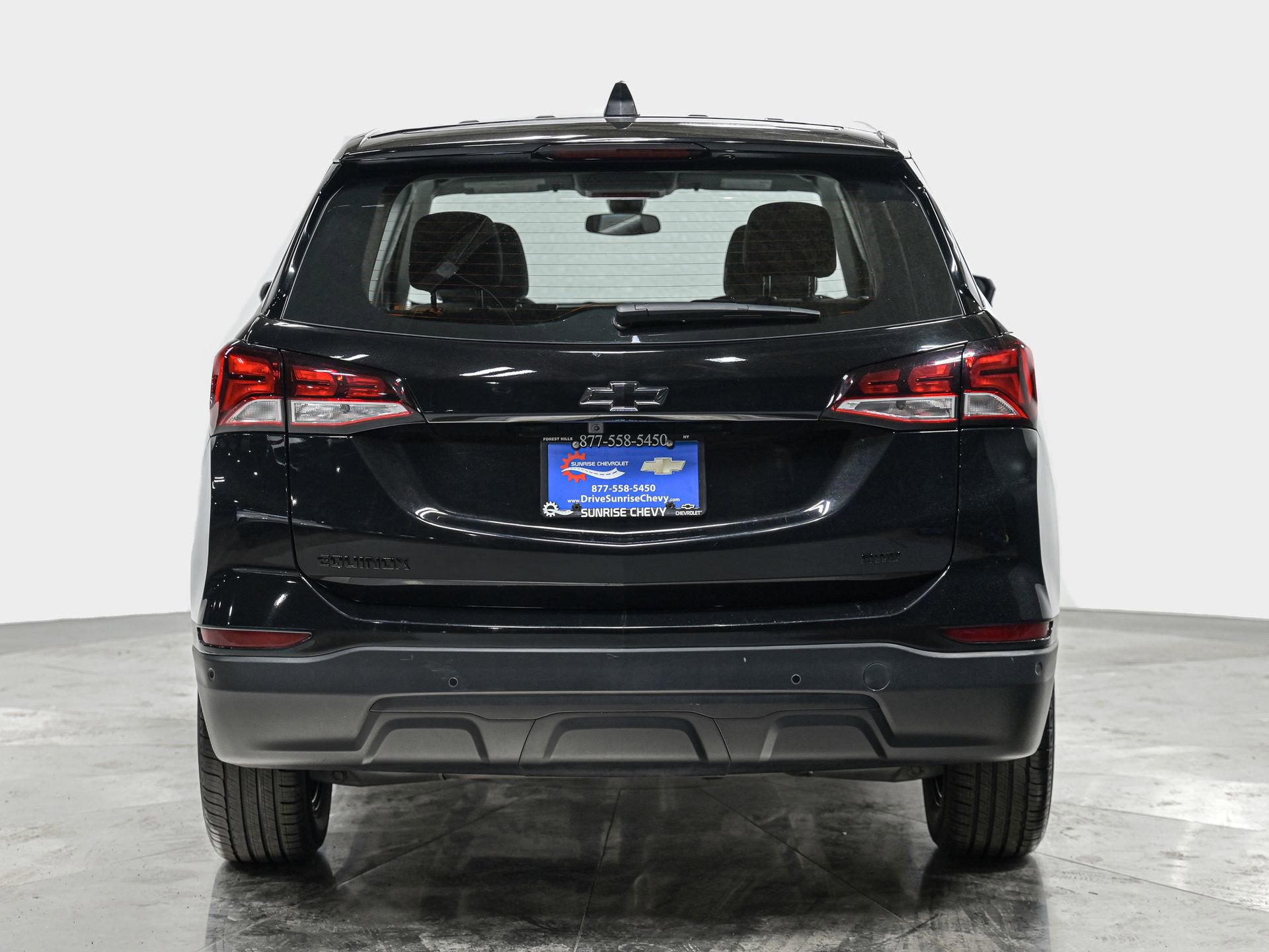 Used 2023 Chevrolet Equinox LS w/ Midnight Edition image 5