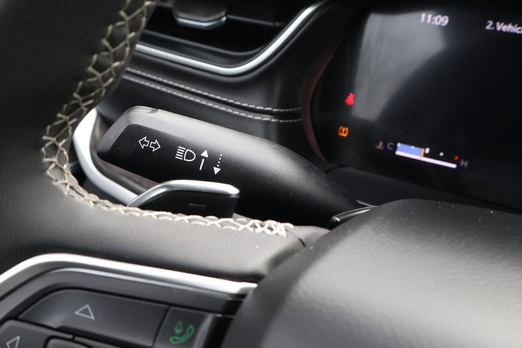 Used 2024 Jeep Grand Cherokee Limited image 23