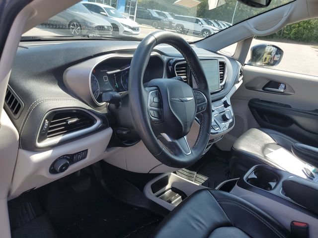 Used 2022 Chrysler Pacifica Touring-L FWD image 18
