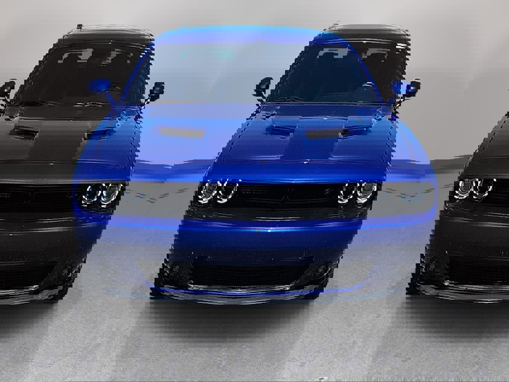 Used 2018 Dodge Challenger R/T w/ Blacktop Package RWD image 2