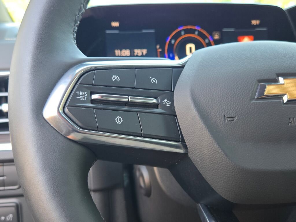 Used 2025 Chevrolet Suburban Premier image 39