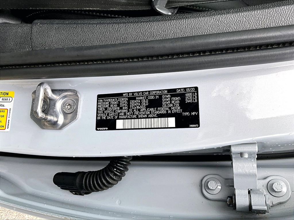 Used 2020 Volvo XC40 T5 Momentum image 31