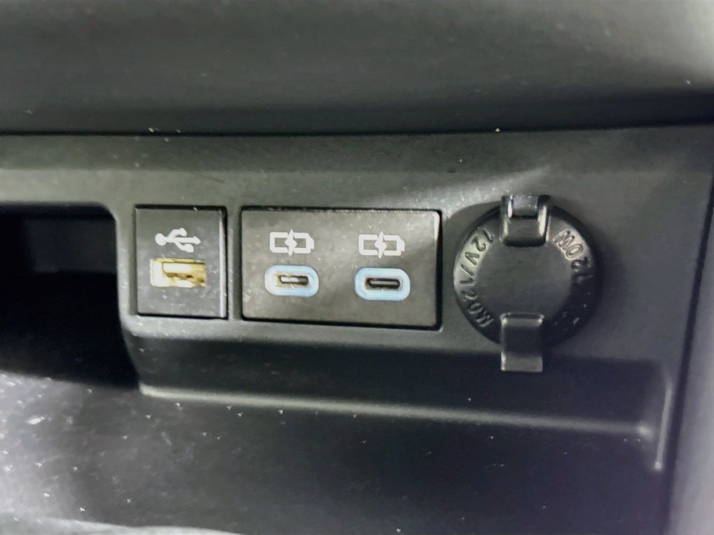 Used 2025 Toyota Highlander LE FWD image 40
