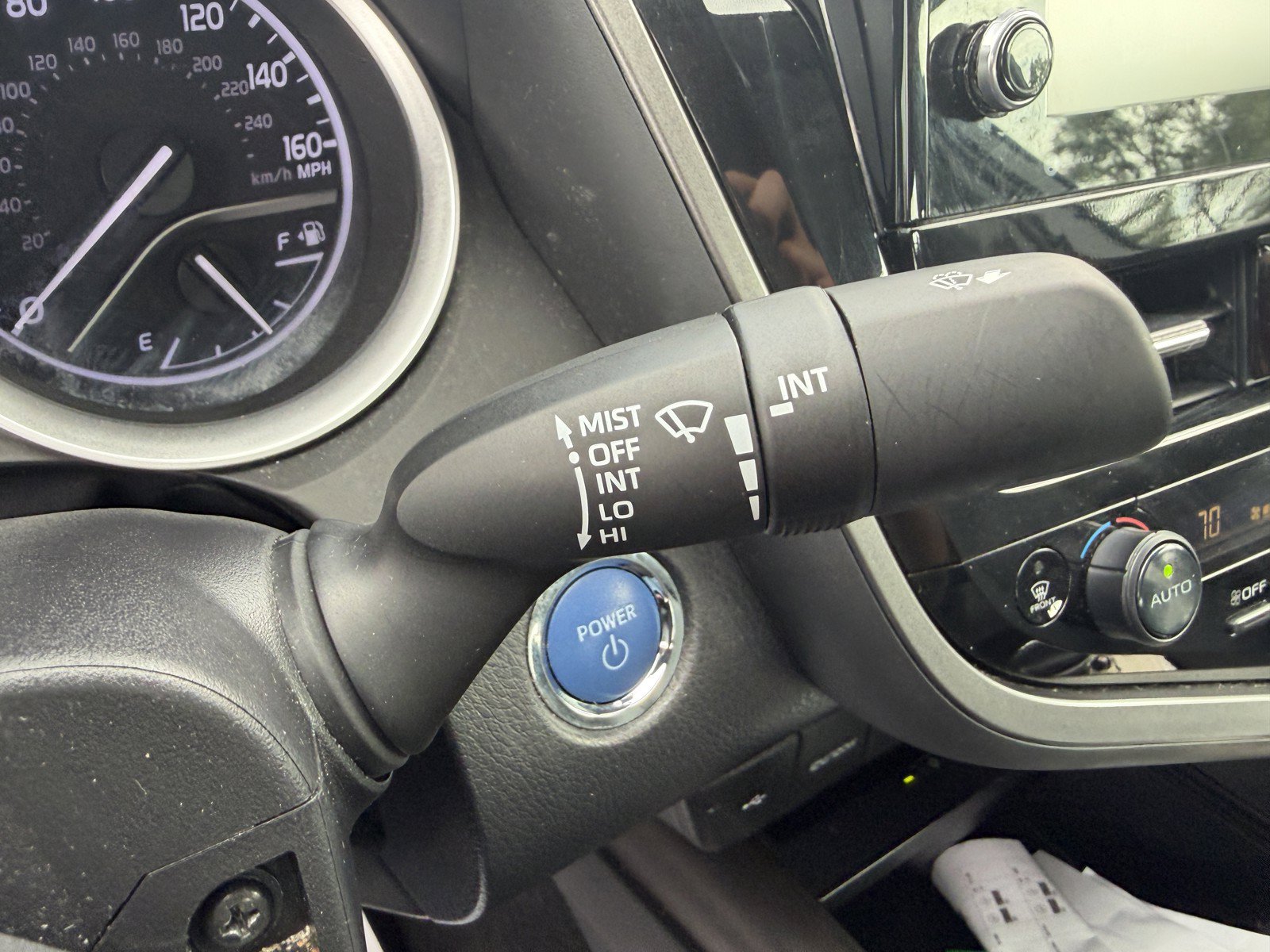 Used 2022 Toyota Camry XLE FWD image 25