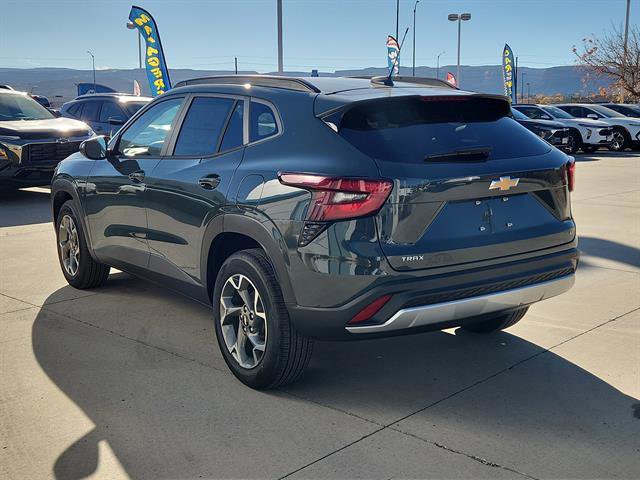 New 2026 Chevrolet Trax LT w/ Driver Confidence Package image 4