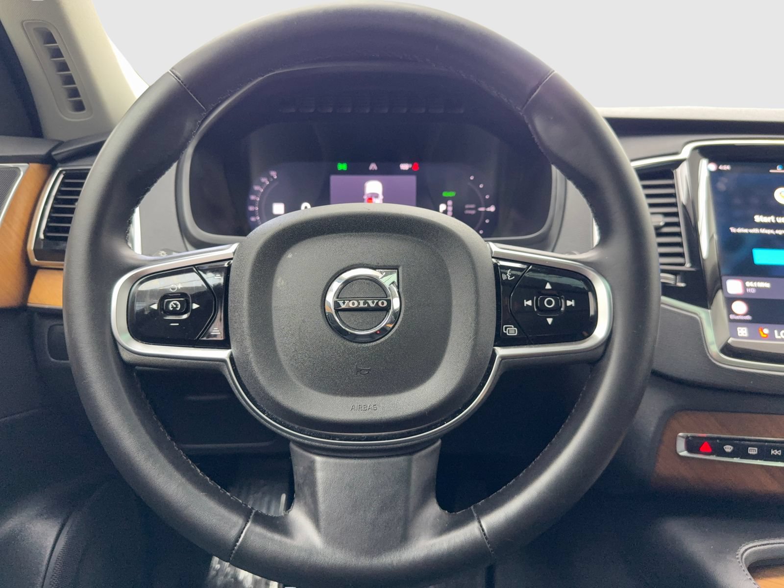 Used 2024 Volvo XC90 T8 Plus AWD/4WD image 19