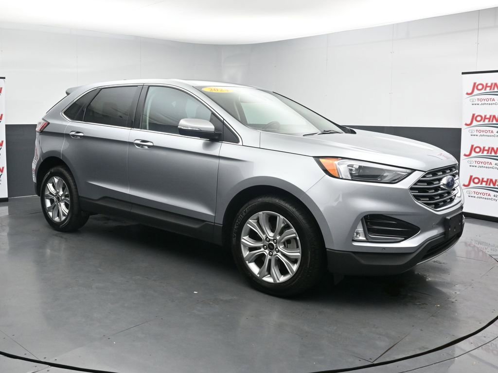 Used 2024 Ford Edge Titanium image 2