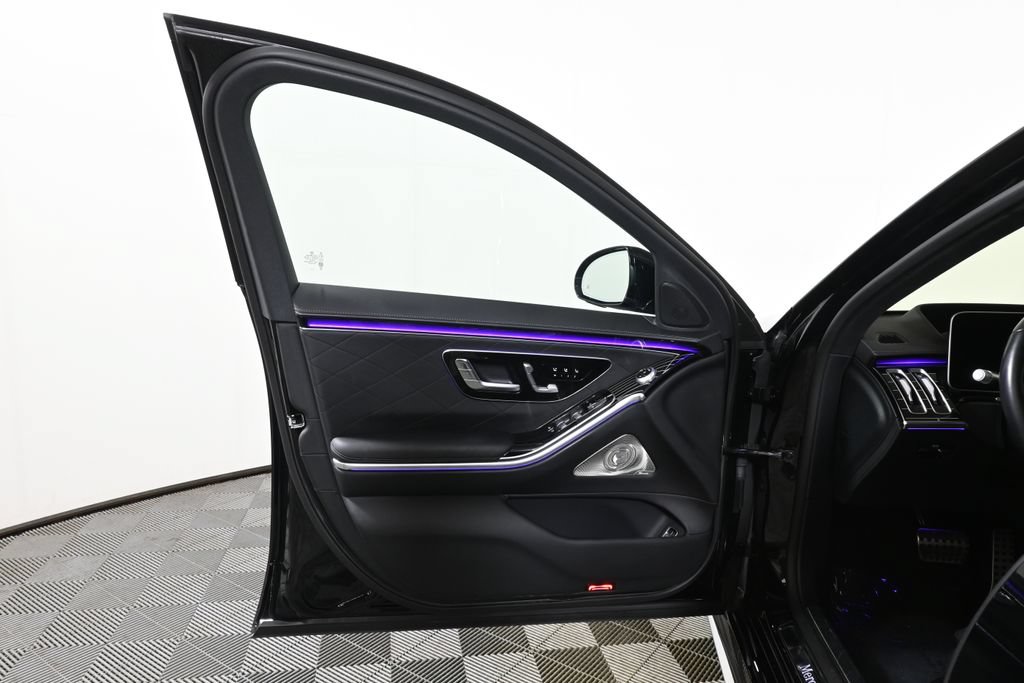 Used 2025 Mercedes-Benz S 580 4MATIC Sedan image 24