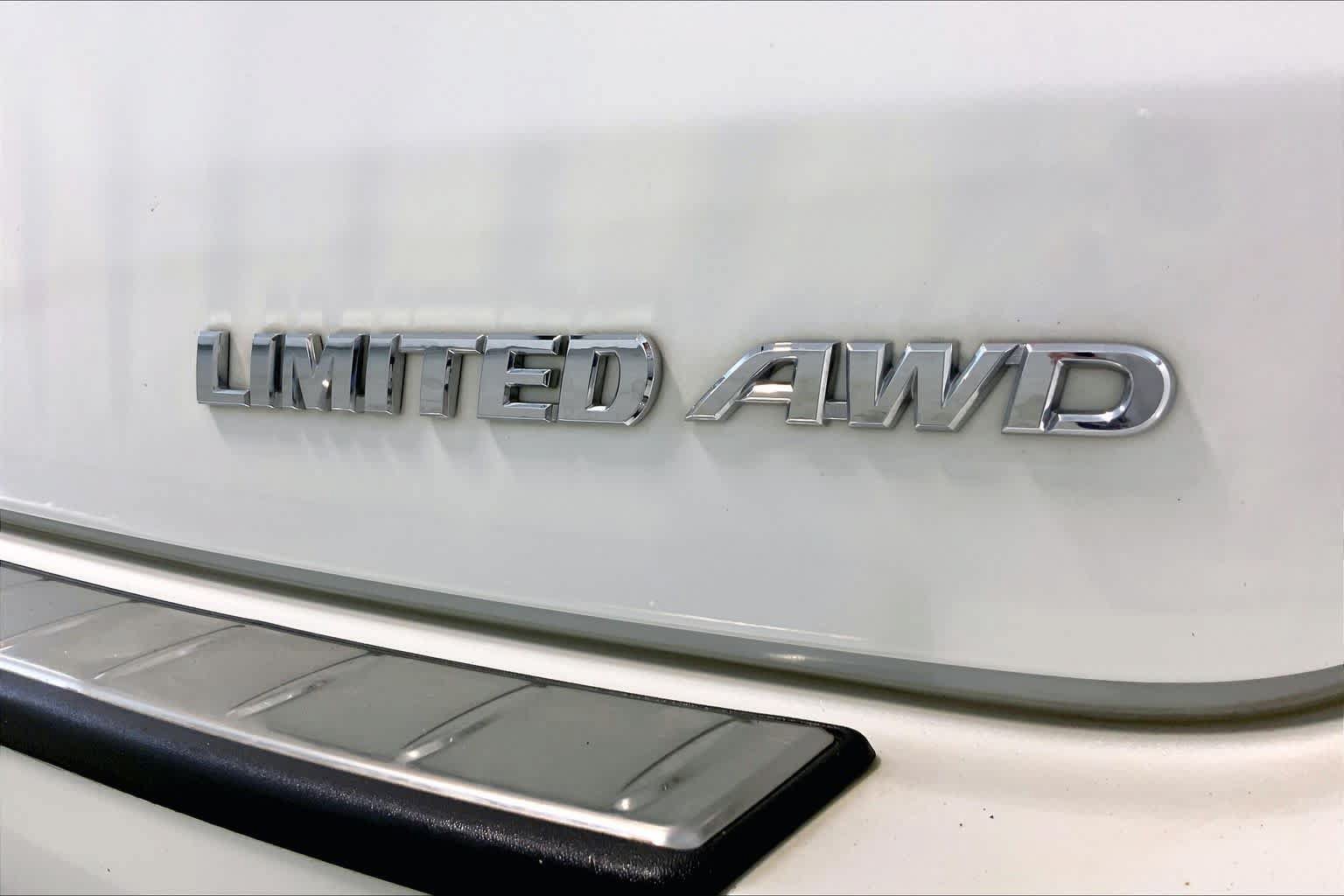 Used 2017 Toyota Highlander Limited Platinum AWD/4WD image 9