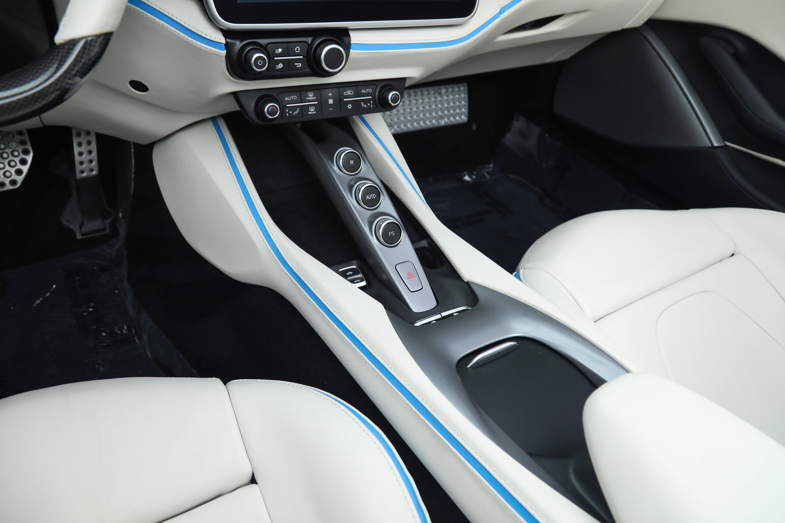 Certified 2023 Ferrari Portofino M RWD image 32
