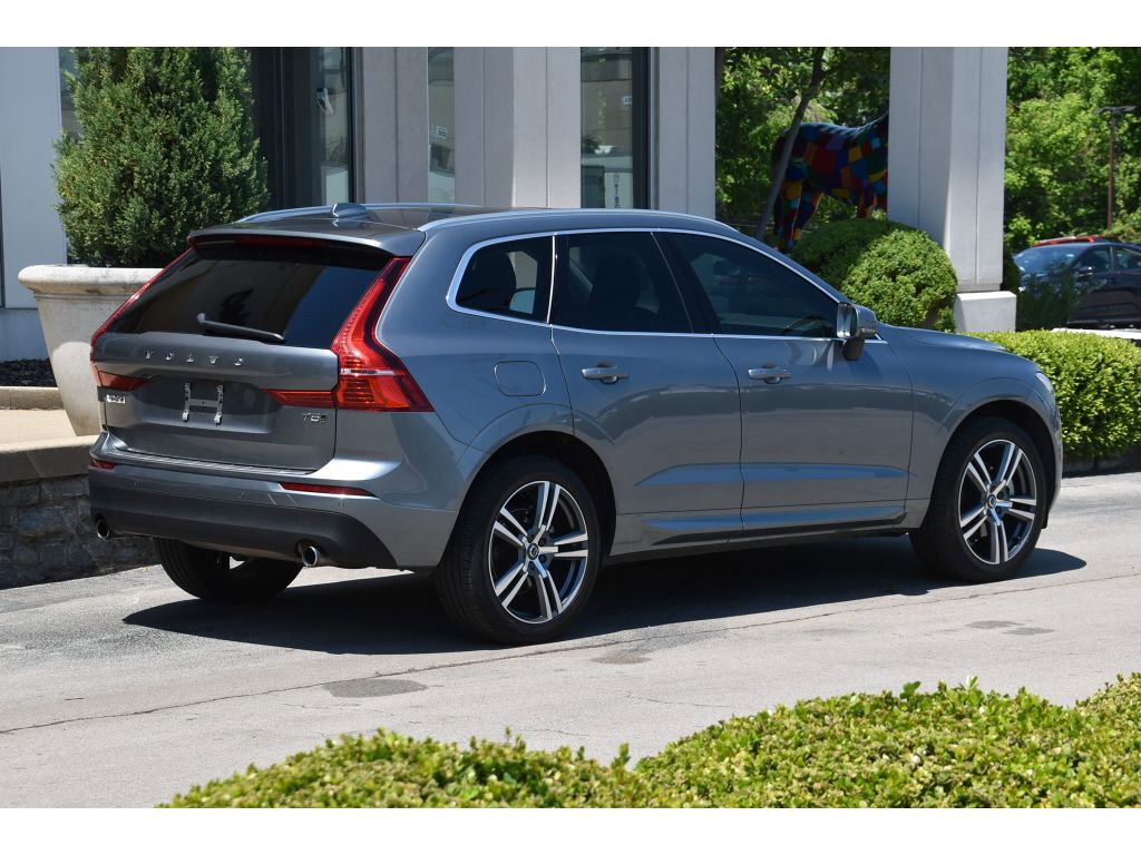 Used 2021 Volvo XC60 T5 Momentum w/ Premium Package AWD/4WD image 4