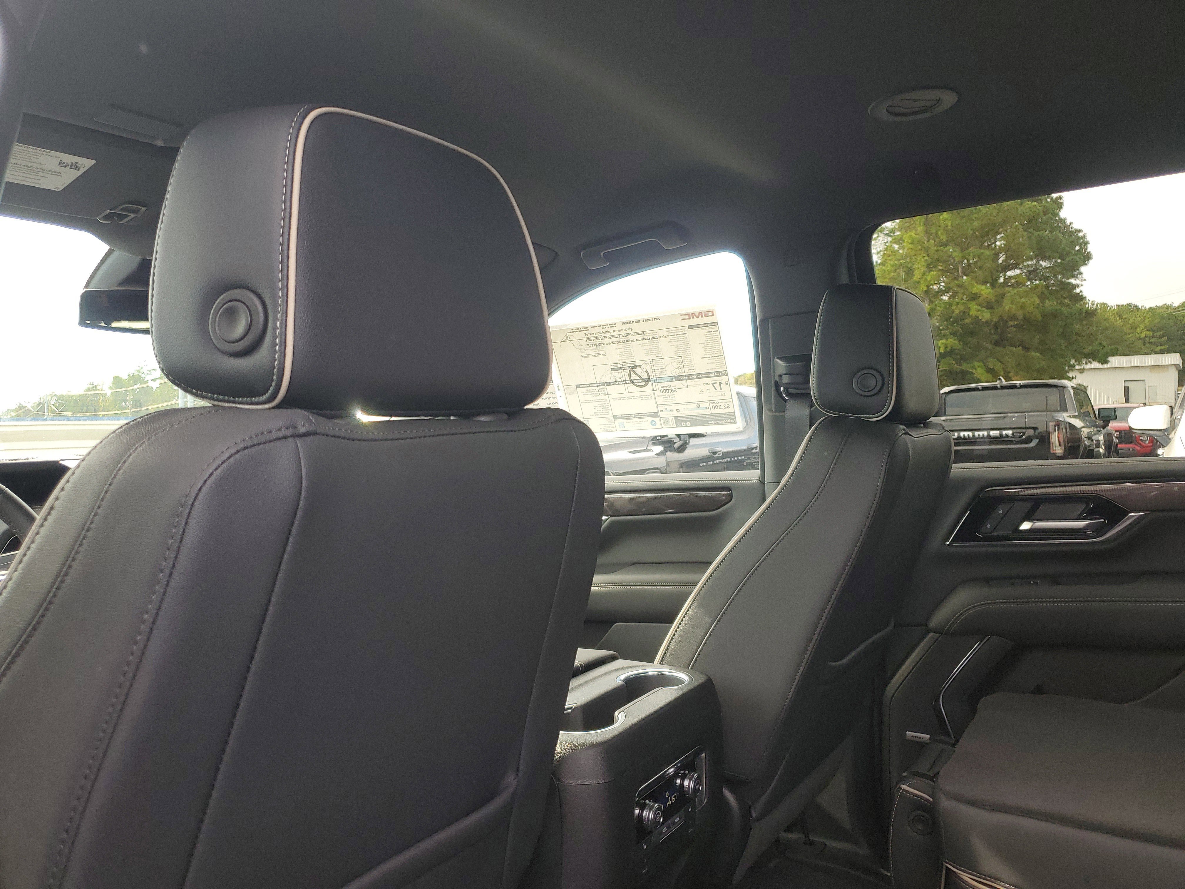 New 2026 GMC Yukon XL Elevation image 8