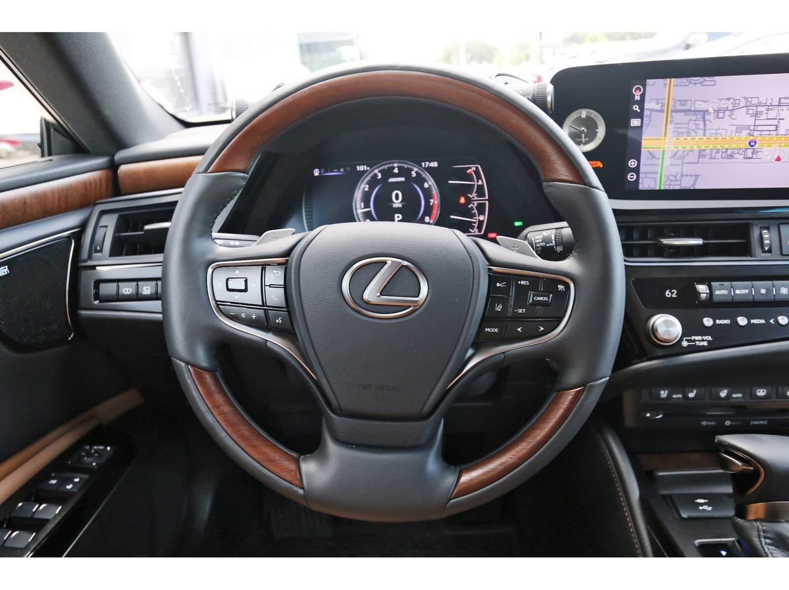 Used 2022 Lexus ES 350 Ultra Luxury w/ Accessory Package 2 FWD image 15