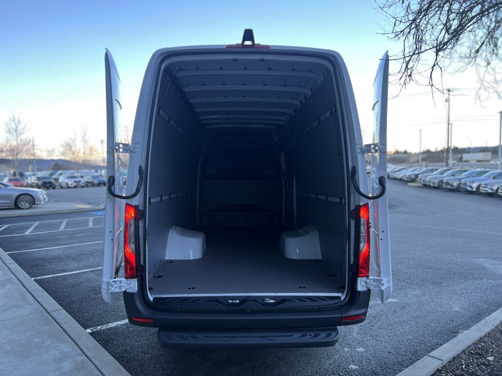 Used 2024 Mercedes-Benz Sprinter 3500 image 14