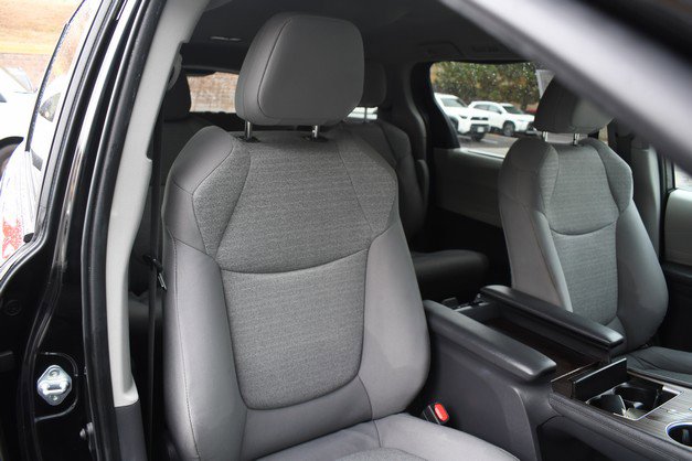 Certified 2022 Toyota Sienna LE image 26