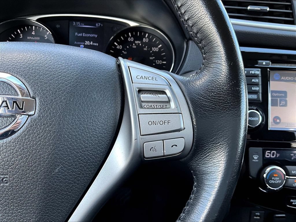 Used 2016 Nissan Rogue SL AWD/4WD image 16