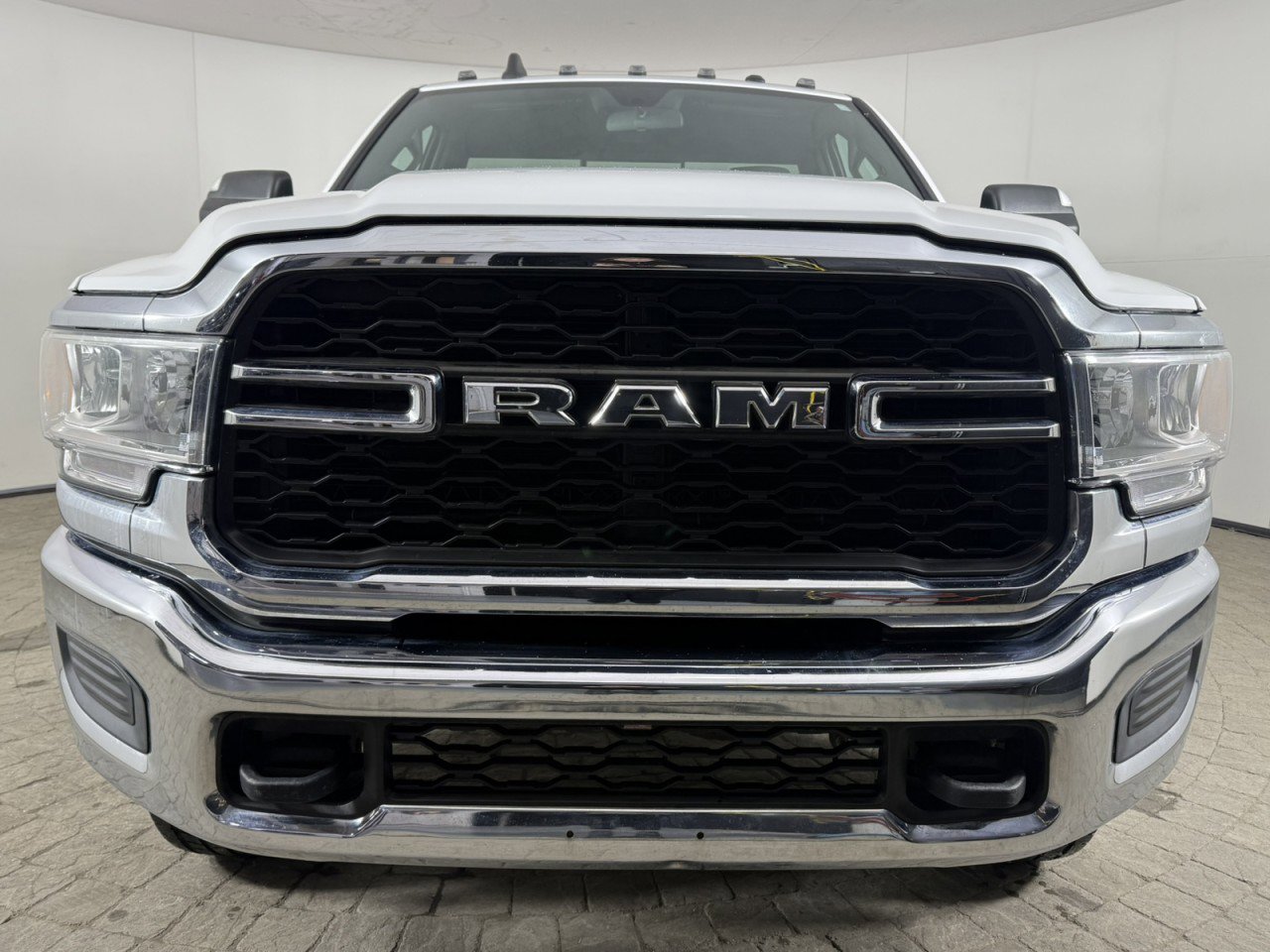 Used 2022 RAM 3500 Tradesman image 2