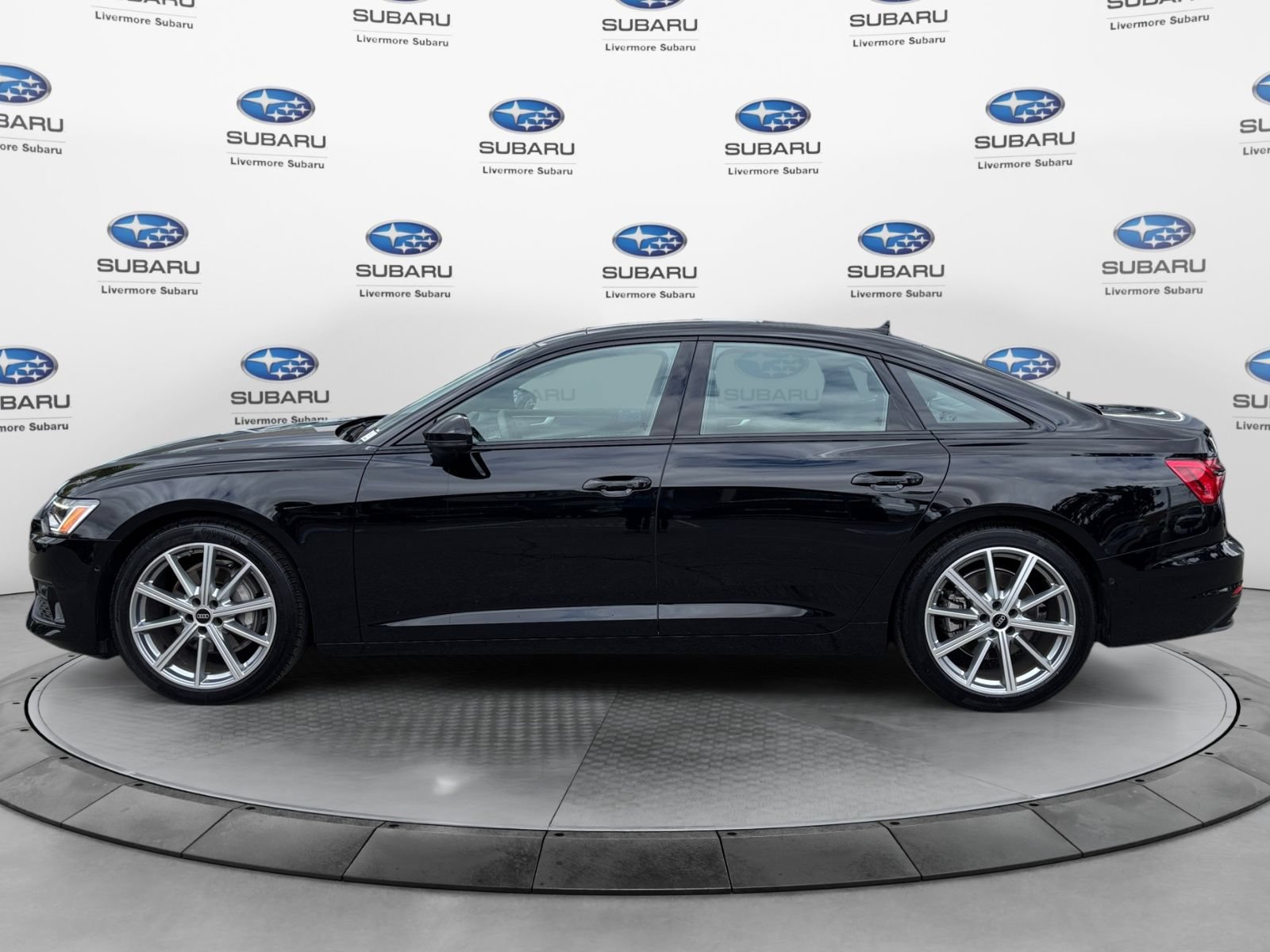 Used 2025 Audi A6 Premium Plus w/ Premium Plus Package AWD/4WD image 2