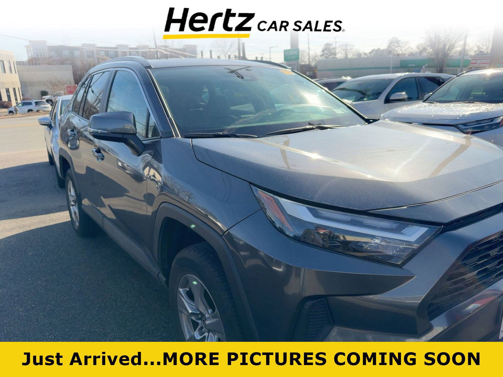 Used 2025 Toyota RAV4 XLE image 1