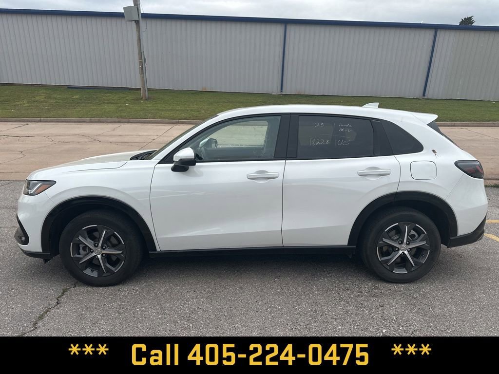 Used 2025 Honda HR-V EX-L image 3