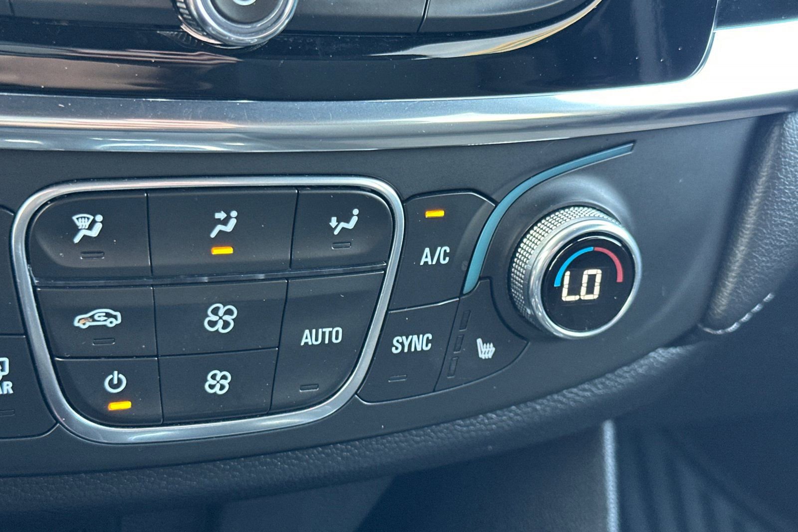 Certified 2023 Chevrolet Traverse LT image 29