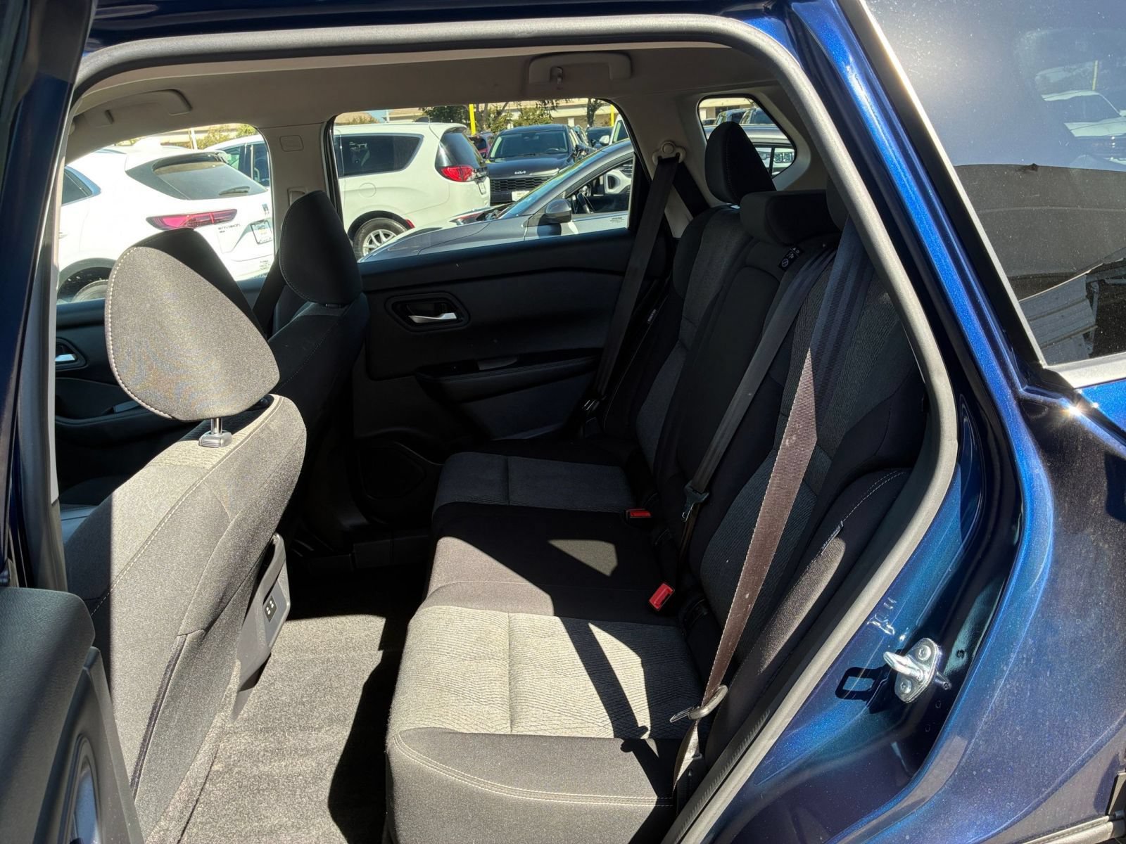 Used 2025 Nissan Rogue SV FWD image 26