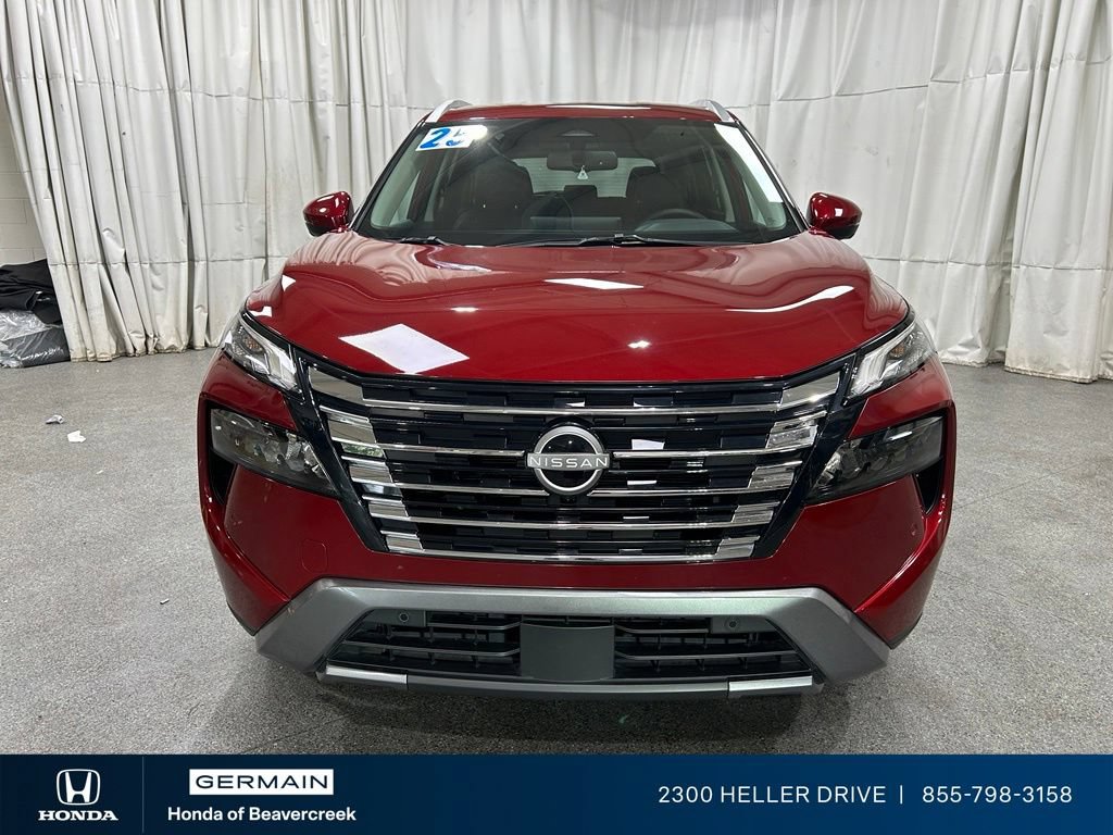 Used 2025 Nissan Rogue SL AWD/4WD image 3