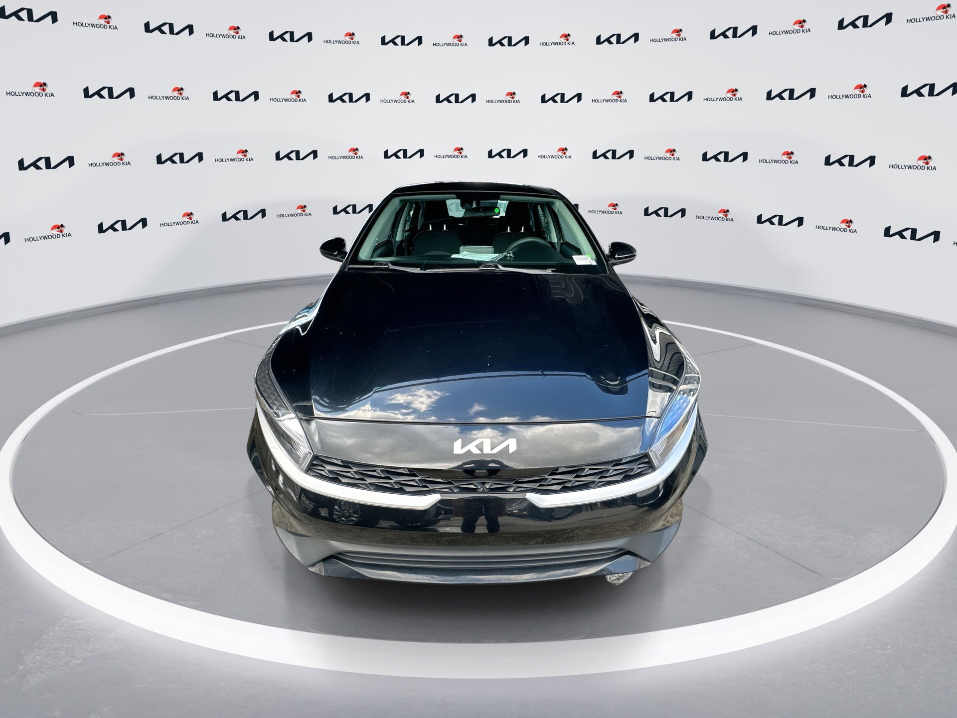 Certified 2023 Kia Forte LXS image 3