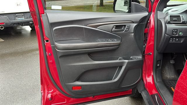 Used 2025 Honda Passport TrailSport image 8