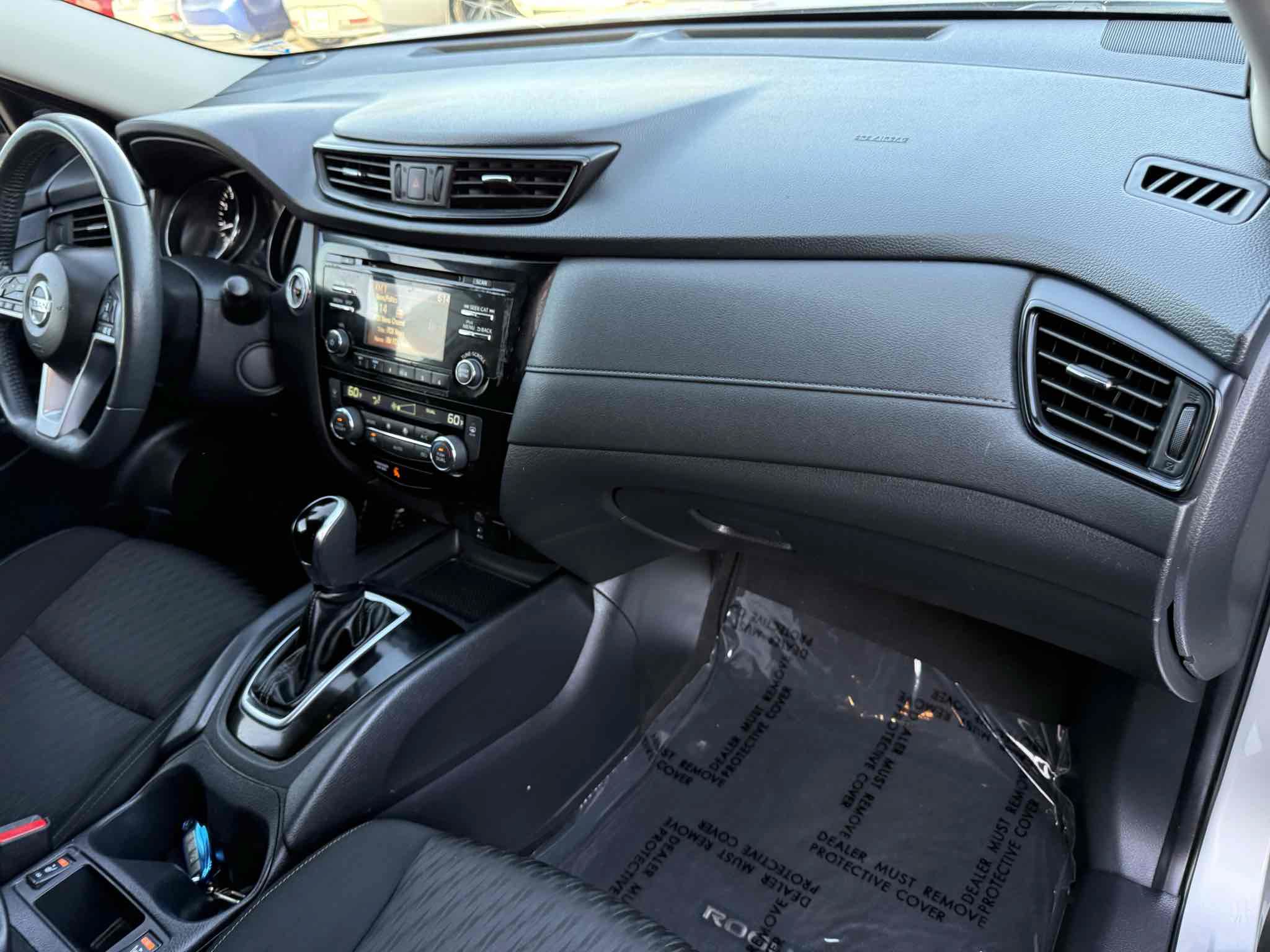 Used 2017 Nissan Rogue SV FWD image 48