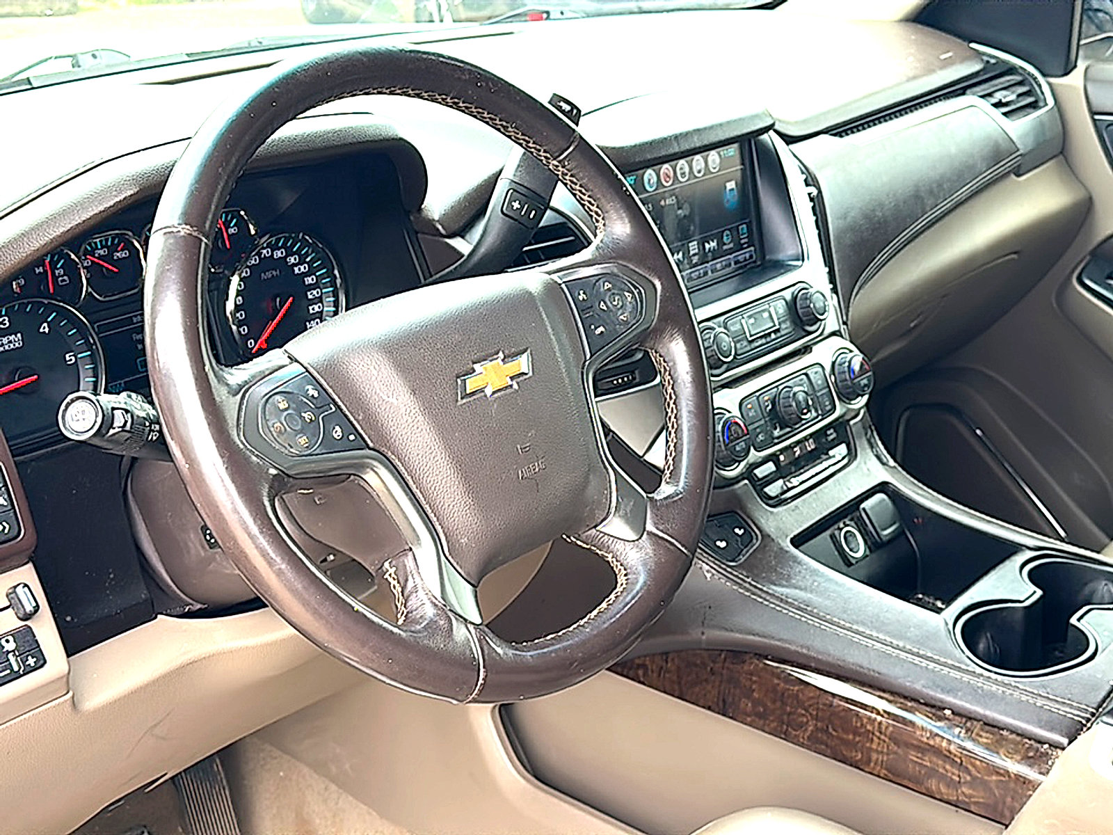 Used 2019 Chevrolet Suburban LT RWD image 5