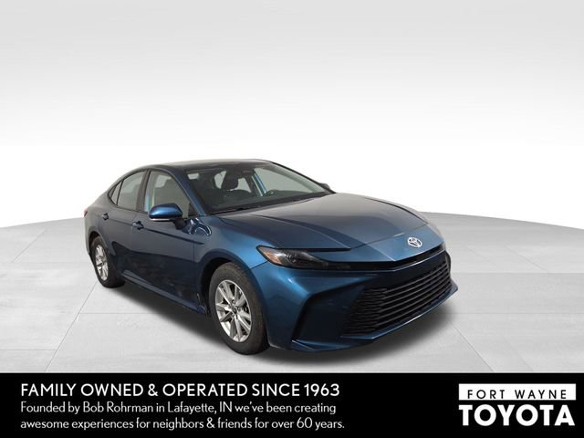 Used 2025 Toyota Camry LE FWD image 4