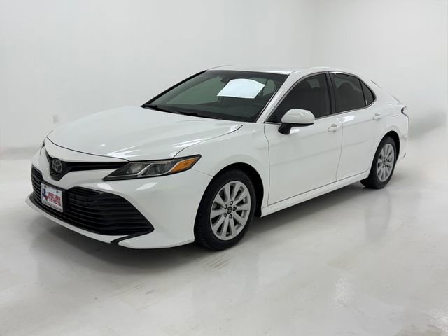 Used 2020 Toyota Camry LE image 5
