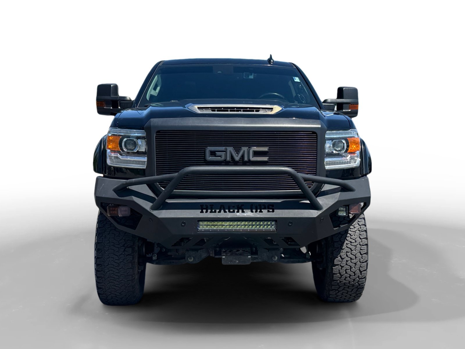 Used 2018 GMC Sierra 2500 Denali w/ Duramax Plus Package AWD/4WD image 8