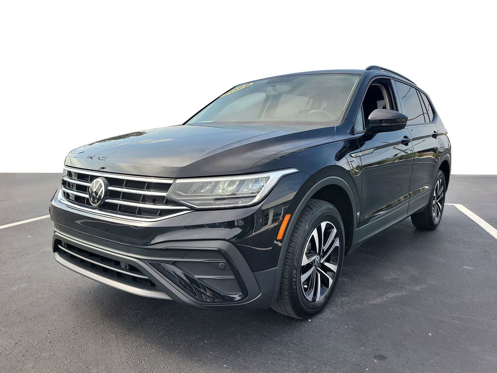 Used 2022 Volkswagen Tiguan S FWD image 2