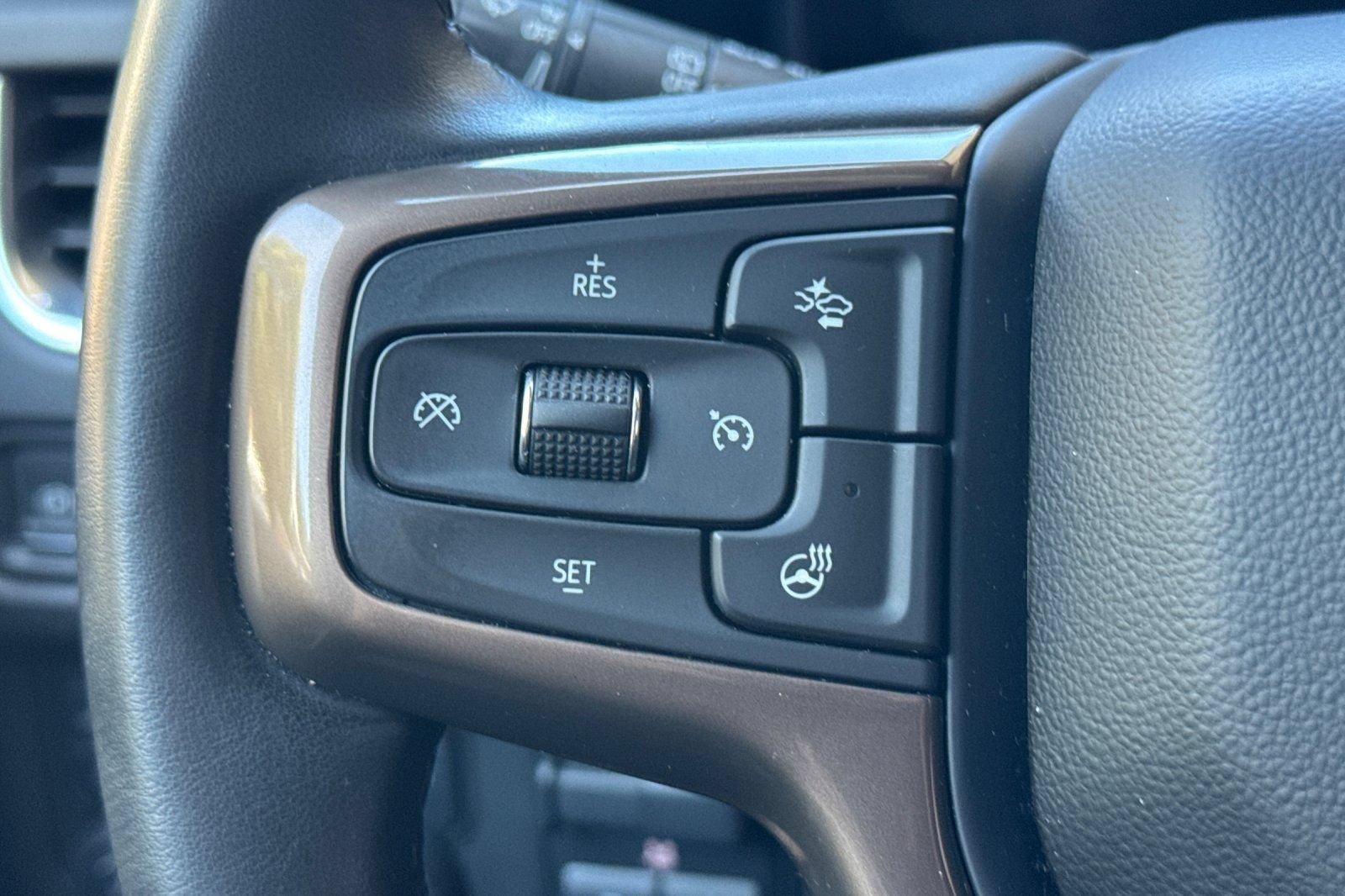 Used 2023 Chevrolet Suburban High Country w/ LPO, Illumination Package AWD/4WD image 34