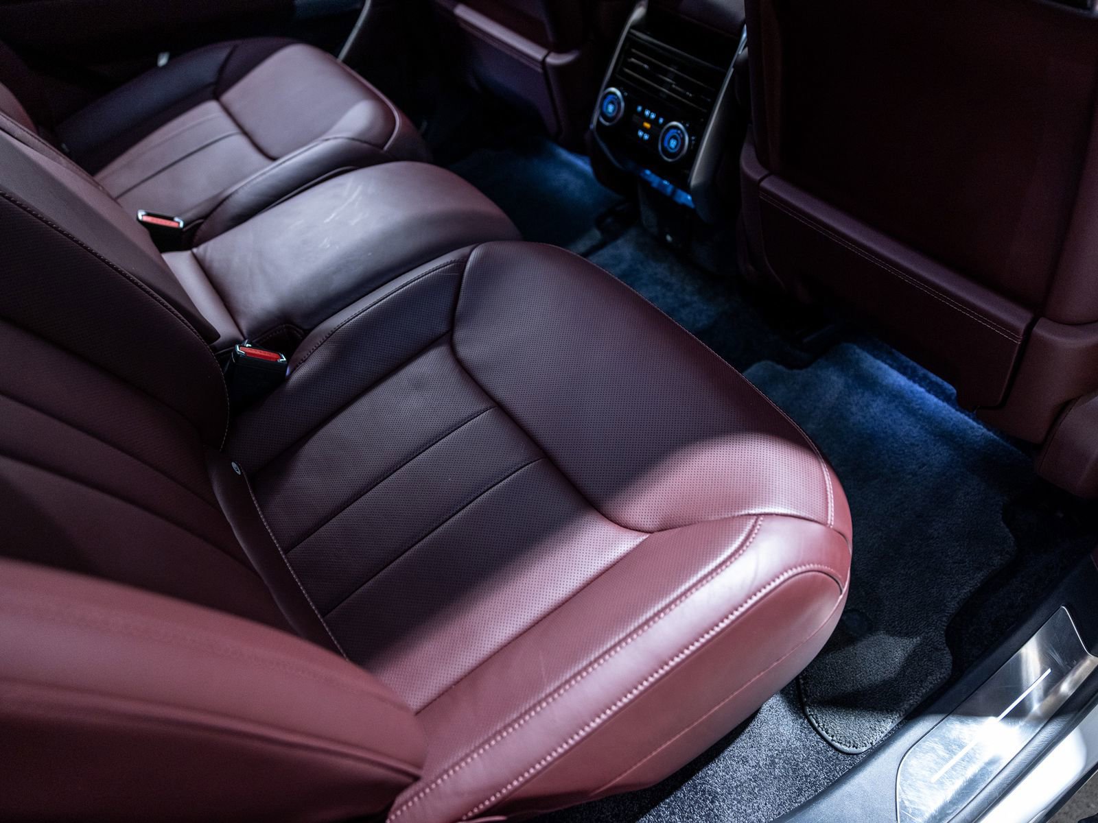 Used 2025 Land Rover Range Rover Autobiography image 34