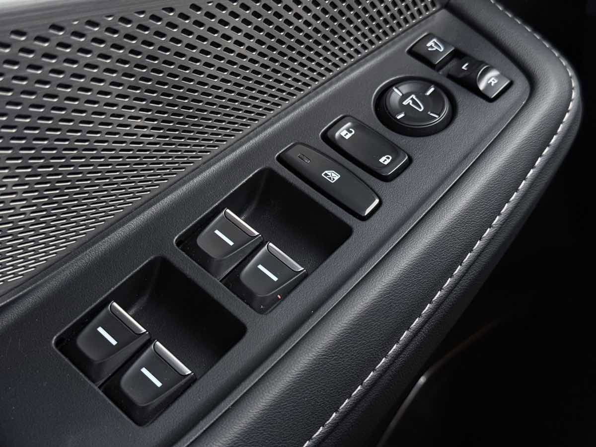 Used 2023 Acura MDX SH-AWD w/ Technology Package image 50