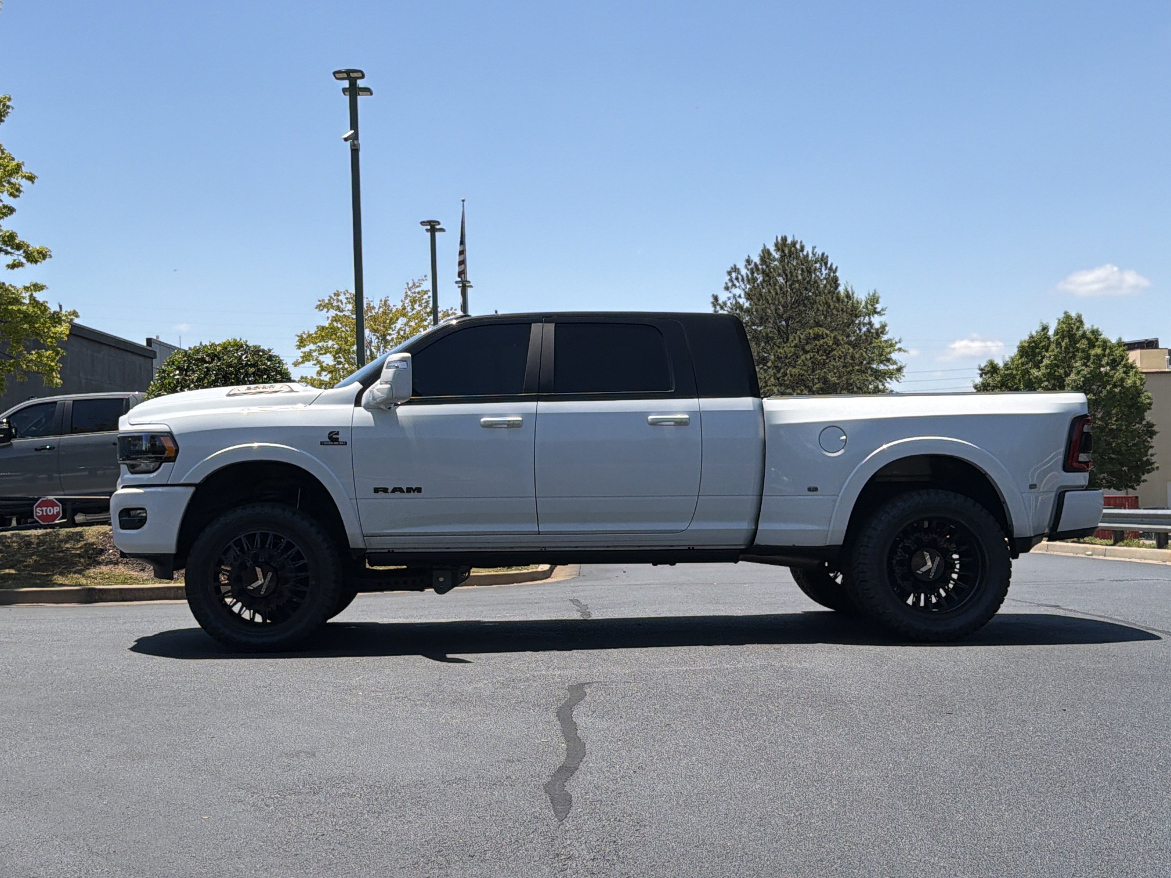 Used 2024 RAM 3500 Limited AWD/4WD image 14