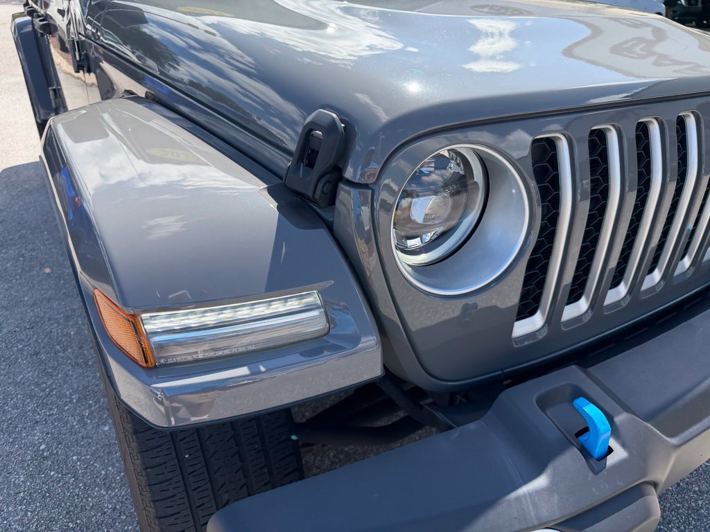 Used 2023 Jeep Wrangler Unlimited Sahara w/ Cold Weather Group AWD/4WD image 14