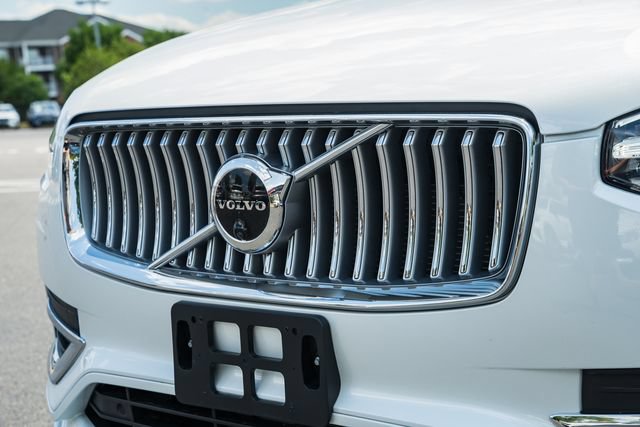 Certified 2023 Volvo XC90 B6 Plus AWD/4WD image 12