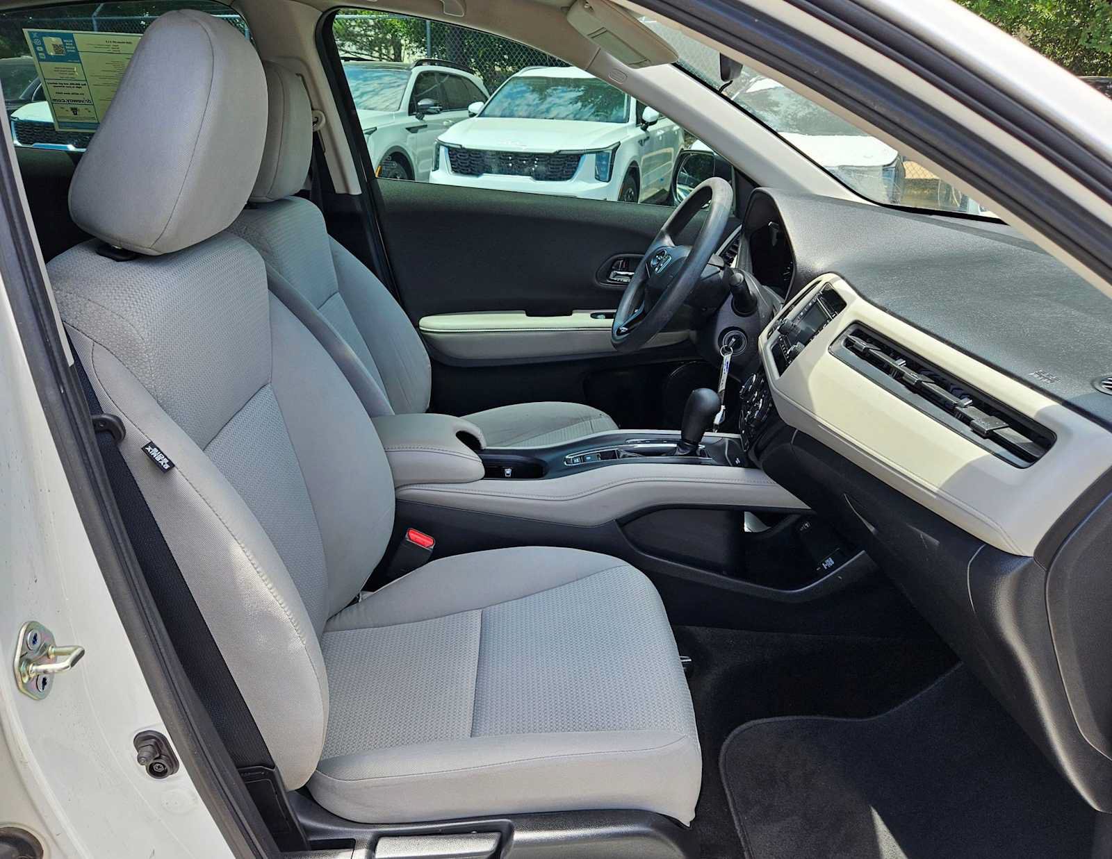Used 2020 Honda HR-V LX image 19