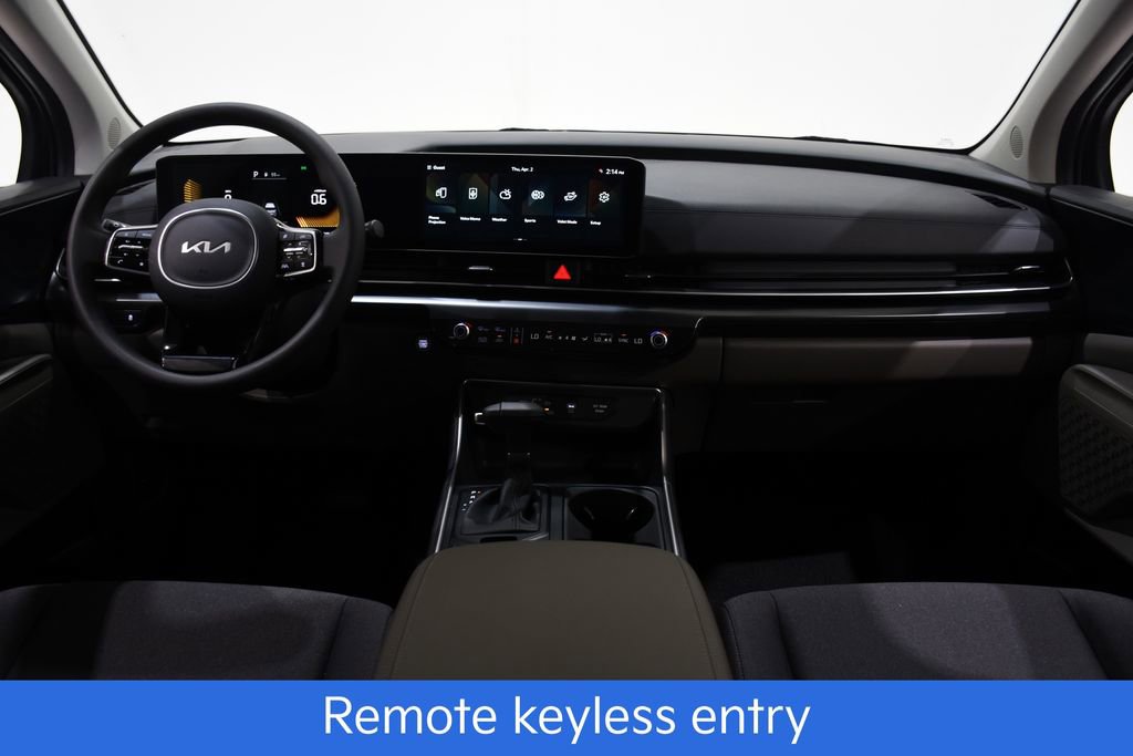 New 2026 Kia Carnival LX image 8